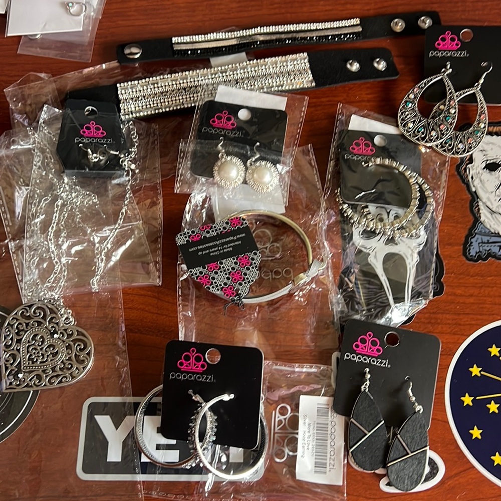 9 Pieces of Brand New Jewelry! Beautiful!
